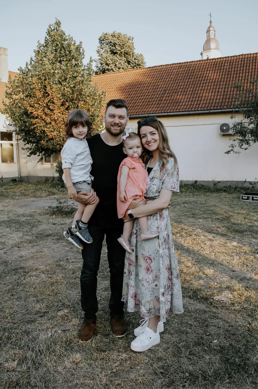 Andrei și Anca Baciu împreună cu familia